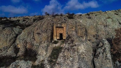 'Frigya'nın kalbi' Ayazini köyündeki mağaralar turistleri cezbediyor