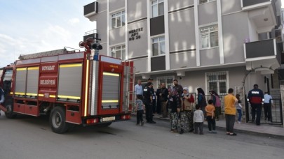 Asansöre sıkışan çocuk ağır yaralandı