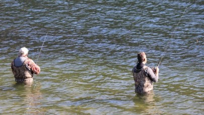 Balık tutkunlarının Abant alası mesaisi