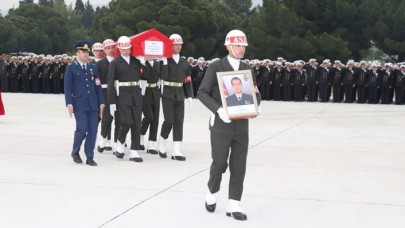 İzmir'de şehit astsubay için tören