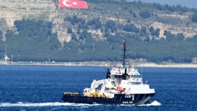 Rus askeri römorkörü Çanakkale Boğazı'ndan geçti