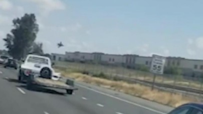 ABD’de F-16 jeti düştü,  pilot paraşütle atlayarak kurtuldu