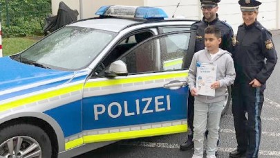 Alman polisinden Kenan’a ‘Süper Kahramanlık Sertifikası‘