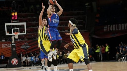 Anadolu Efes finalde
