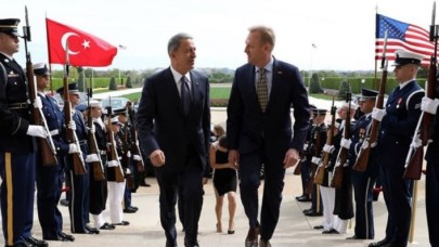 Bakan Akar,  ABD Savunma Bakan Vekili Shanahan ile görüştü