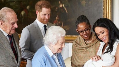 BBC Prens Harry'nin oğlunu maymuna benzeten DJ'yi kovdu