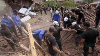 Bir ülke şokta! 8 büyüklüğünde deprem meydana geldi