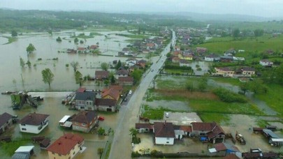 Bosna Hersek'teki sel hayatı olumsuz etkiledi