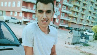 Çocukluk arkadaşlarını öldürüp,  aracıyla birlikte yaktılar