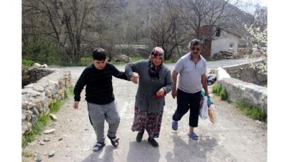 Dilekleri oğullarının görebilmesi ve yürüyebilmesi