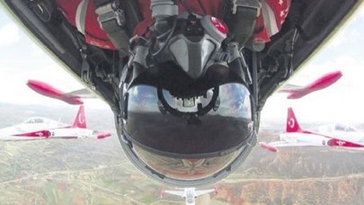Dünyada bir ilk! Türk pilot tarihe geçti