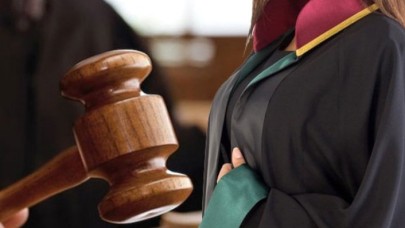 Avukatın etek boyuna tepki gösteren hakime soruşturma