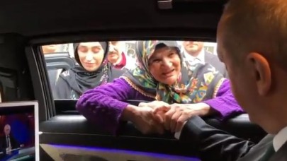 Erdoğan'dan yaşlı kadınla seçim sohbeti