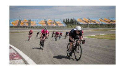 Formula 1 pistinde bisiklet yarışı