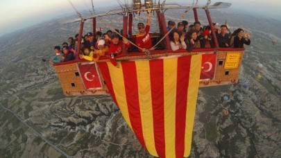 Galatasaray’ın şampiyonluğunu gökyüzünde kutladılar