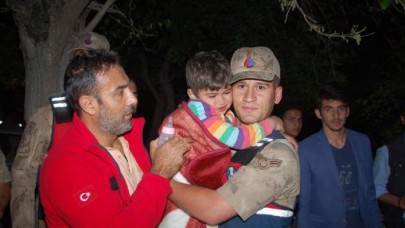 Her yerde aranan küçük Mustafa,  tarlada uyurken bulundu