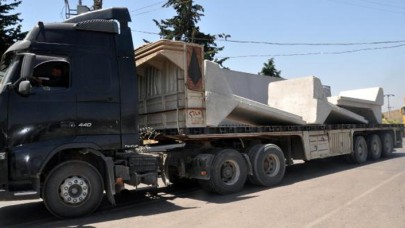 İdlib’e beton blok sevkiyatı devam ediyor