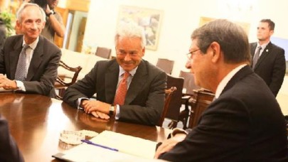 İngiliz Bakan'ın 'şaibeli bölge' sözü Rumları çileden çıkardı