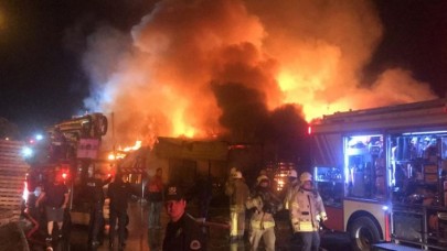 Küçükçekmece'de imalathane yangını