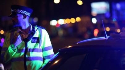 Londra'da silahlı bir kişi camiye girmeye çalıştı