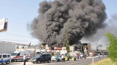 Mersin'de strafor fabrikasında yangın!