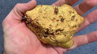 Metal detektörüyle 420 bin TL'lik altın keseği bulundu