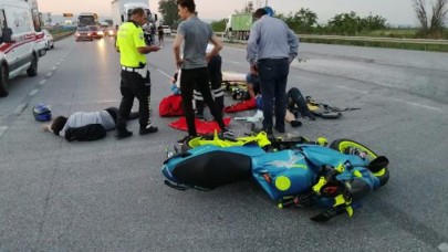 Motosiklet kamyona çarptı: 2 yaralı