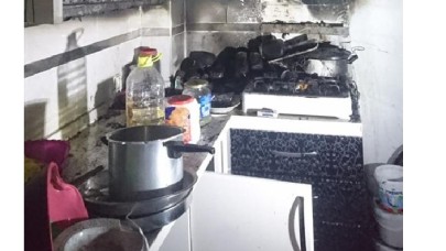 Ocakta unutulan yemek yangın çıkardı