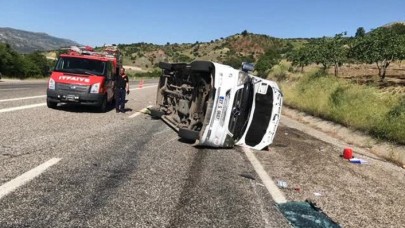 Sınava giden öğrencileri taşıyan minibüs kaza yaptı: Çok sayıda yaralı