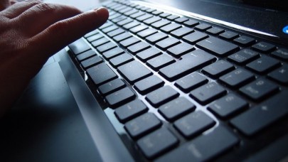 Singapur internette yalan haber yaymayı suç haline getirdi