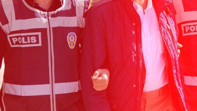 Sınıfta cinsel içerikli film izlediği iddiasıyla öğretmen gözaltına alındı