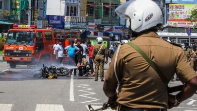 Sri Lanka'da Müslümanlara ait dükkanlara ve araçlara saldırı düzenlendi