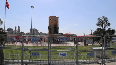 Taksim Meydanı'na çıkan yollar araç trafiğine kapatıldı