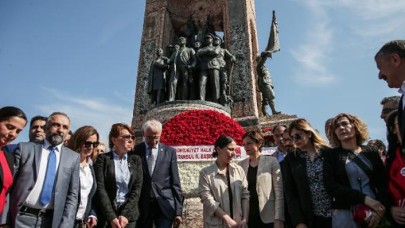 Taksim Meydanı'nda 19 Mayıs kutlaması