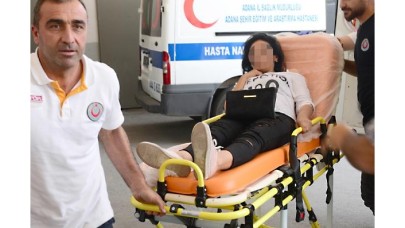 Tartıştığı hamile eşini otomobilden attı