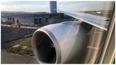 THY uçağı direğe çarptı: Yolcular tahliye edildi