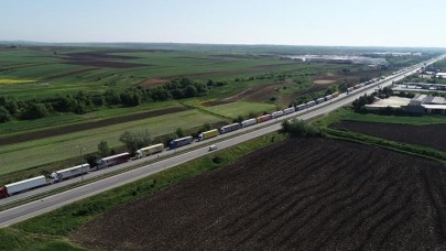 Tır kuyruklarını azaltacak takip sistemi geliyor