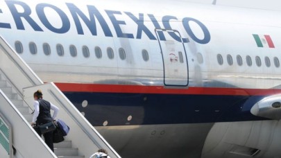 Uçağa geç kalan bakan istifa etti