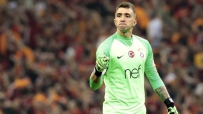 Ünlü kulüpten Muslera için çılgın teklif!