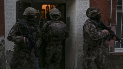 Vize dolandırıcılarına 8 ilde eş zamanlı operasyon