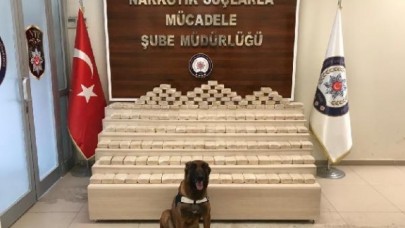 Yatak ve yorganların altında 81 kilo eroin ele geçirildi