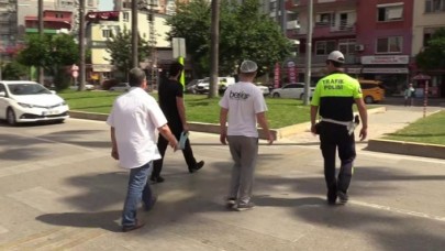 Yayaya öncelik vermeyen sürücü,  yaya geçidinden yürütüldü