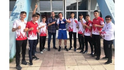 Yıldızlar Avrupa Boks Şampiyonası'nda 4 yarı final