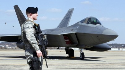 ABD,  Katar'da ilk kez F-22 Raptor uçağı konuşlandırdı
