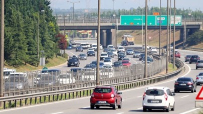 Anadolu Otoyolu'nda yoğunluk yaşanıyor