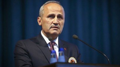 Bakan Turhan'dan Aydın-Denizli Otoyol ihalesine onay