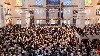 Büyük Çamlıca Camisi'nde bayram namazı