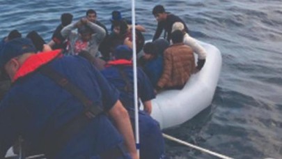 Çeşme açıklarında 35 kaçak göçmen yakalandı