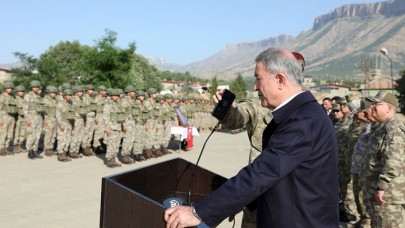 Cumhurbaşkanı Erdoğan Pençe Harekatı'na katılan askerlerin bayramını kutladı