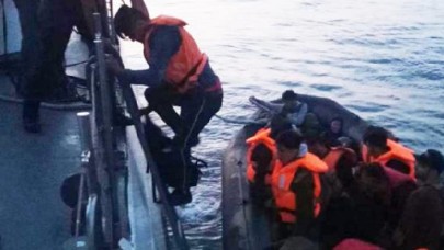 Enez'de,  lastik botta 32 kaçak yakalandı 